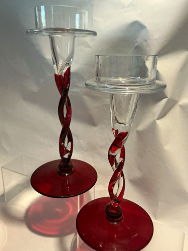 Red clear swirl - &, twisted