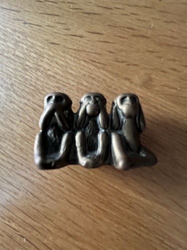Three wise monkeys - three,