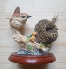 Wren & Nest Border Fine Arts