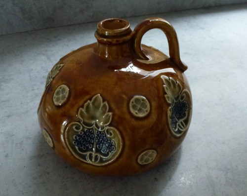 Royal doulton whisky flagon - royal,