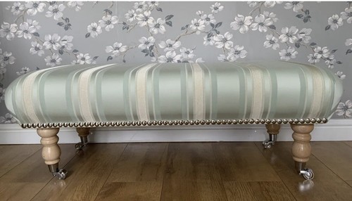 New footstool laura - new,