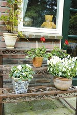 ESSCHERT DESIGN ETAGERE