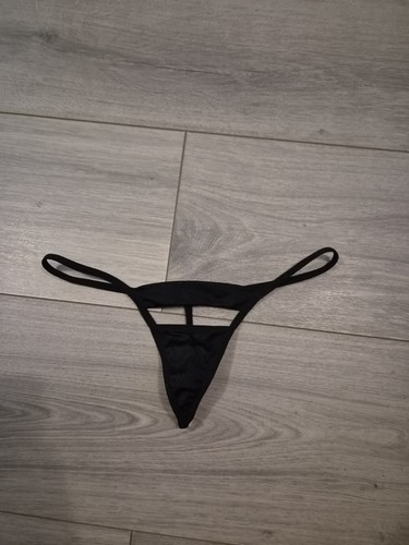 Bnwot black cut out - cut,
