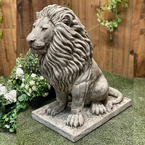 Large sitting regal lion - large,