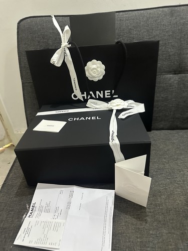 Authentic chanel magnetic - authentic,