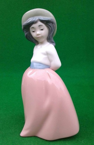 Lladro nao girl on - nao,