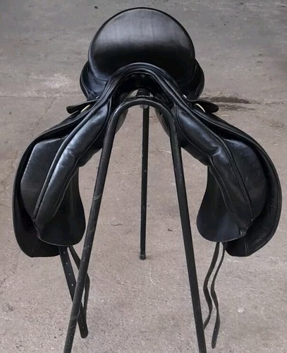 Albion dressage saddle - k2,