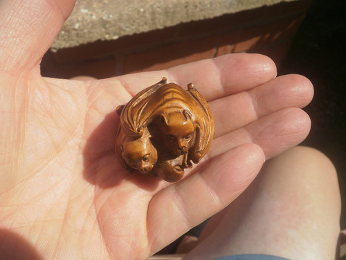 Hand carved boxwood netsuke - carved, of