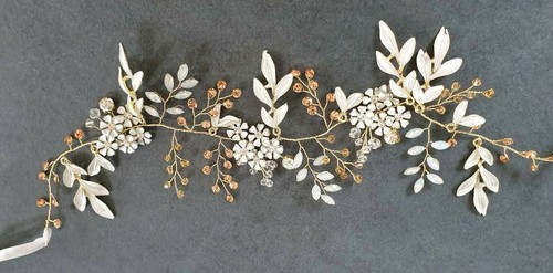 Pretty gold tone hair - tone,