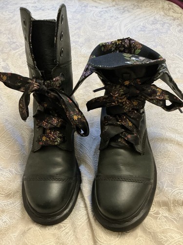 Martens triumph aimilita - martens,
