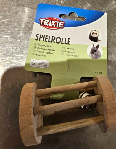 Trixie wooden playing roll - wooden,