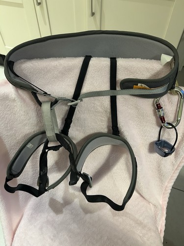 Black diamond climbing harness - black,