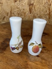 Royal Worcester Evesham Gold Salt And Pepper Shakers Pots Fine Porcelain Set