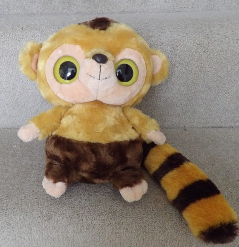 Yoohoo friends lemur - &,