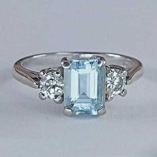 18ct white gold 55ct - 18ct,