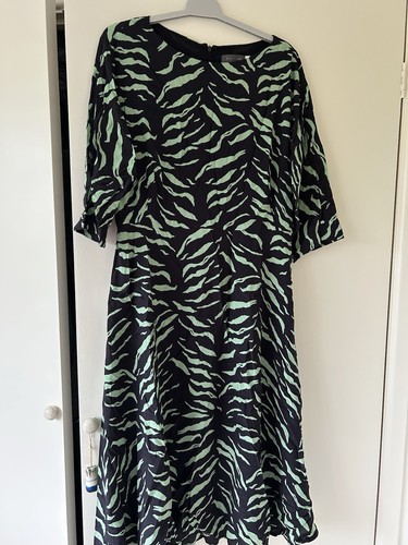 Mint velvet green - velvet, black