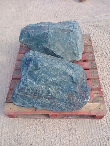 Large granite garden - ,