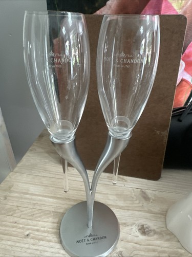 Moet chandon pair of - moet, &