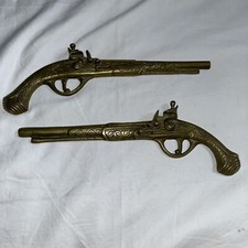 1970s Brass Pair of Duelling Pistols Wall Decor Vintage Brass x 2