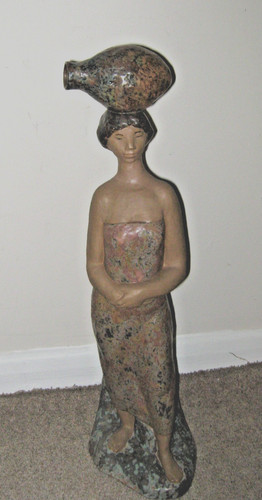 Lladro 2022 woman - 2022,