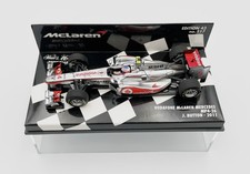 Minichamps F1 1:43 Jenson Button 2011 Vodafone McLaren Mercedes MP4-28