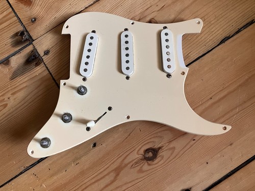 Fender squier affinity strat - squier,