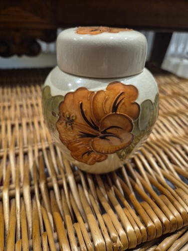 Moorcroft pottery ginger jar - pottery,