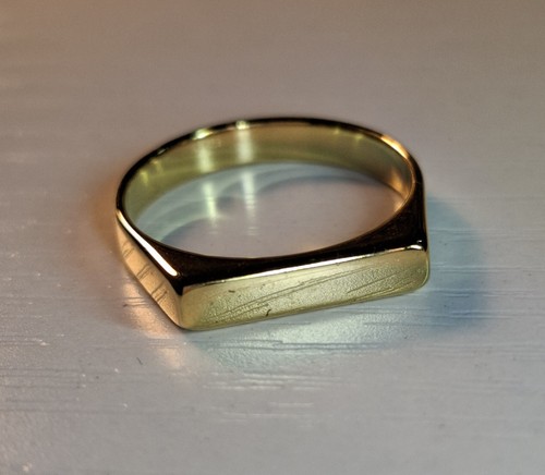 Gold stainless steel signet - gold,