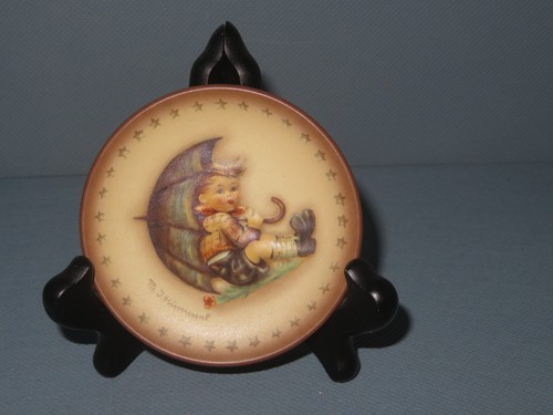 Goebel hummel collector - goebel, collector's
