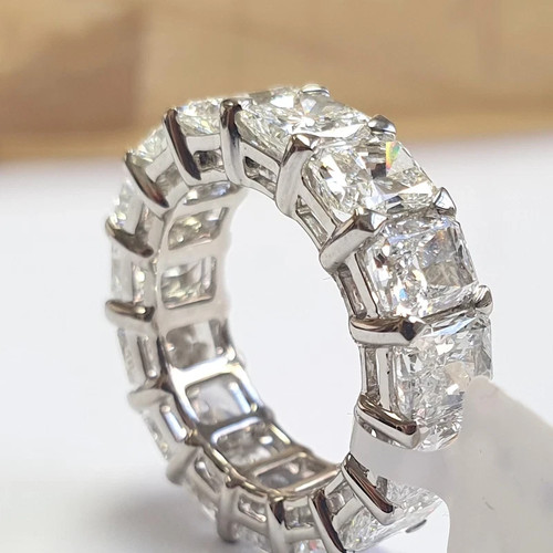 70ct radiant cut white - 7.70ct,