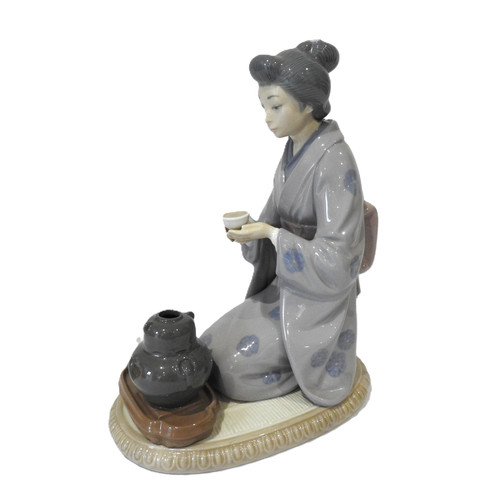 Lladro august moon - august, figurine