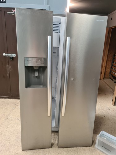 Daewoo american style fridge - american,