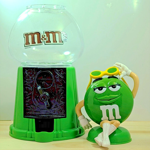 Miss green candy - m&ms,