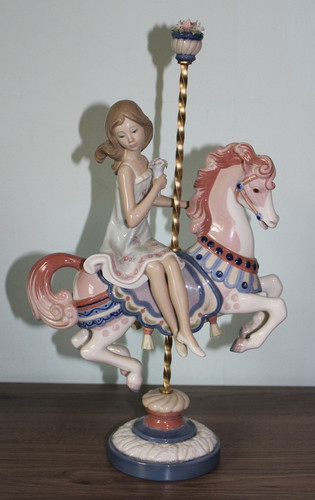 Lladro figurine statue girl - lladro, on