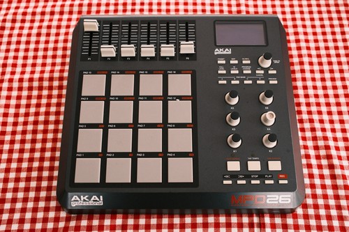Akai mpd usb midi pad - 26,