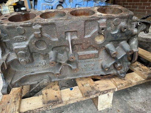 Ford pinto engine block - 2.0,