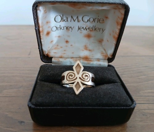 Vintage ola gorie - ola, 9ct
