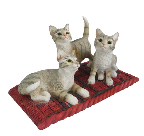 Resin ornament three tabby - of,