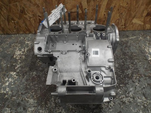 Suzuki gt750 750 engine - suzuki,