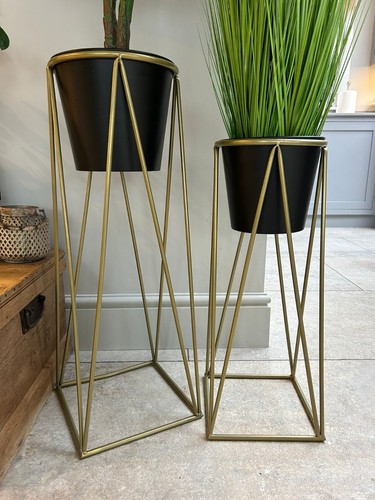 Black plant pot stand - plant,