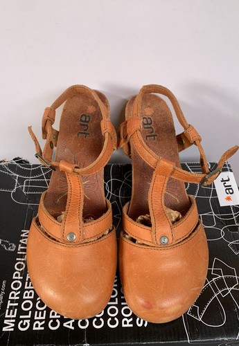 Rare art company - t-bar, wedge