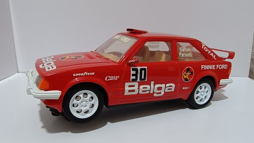 Scalextric ford escort - scalextric, xr3i