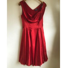 Hearts & Roses Red satin Swing