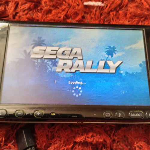 Damaged casing sony psp - damaged,