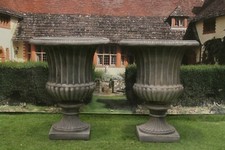 PAIR OF ANTIQUE GEORGAIN GARDEN URNS STONE POT PLANTER FEATURE