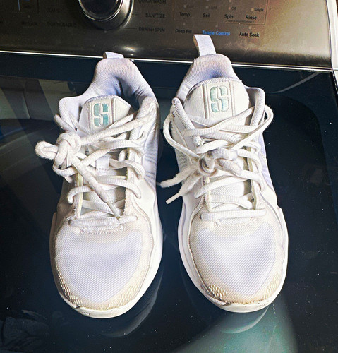 Nike sabrina size 1 5y - sabrina,