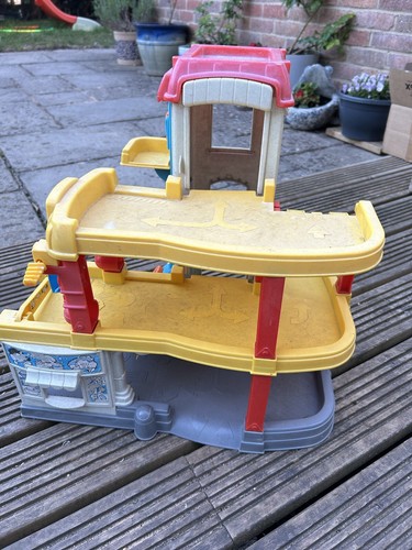 Fisher price garage very - fisher, old