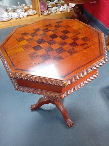 Antique trumpet style work - style,