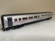 Hornby R4542 Mk4 TRFB Coach H – East Coast Silver Livery (10304)