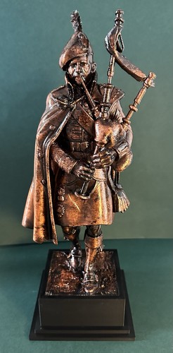 Royal irish regiment piper - royal,